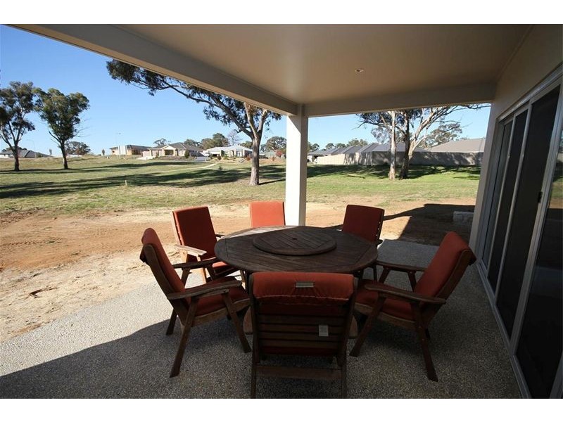 9 Burgess Place, Yass NSW 2582