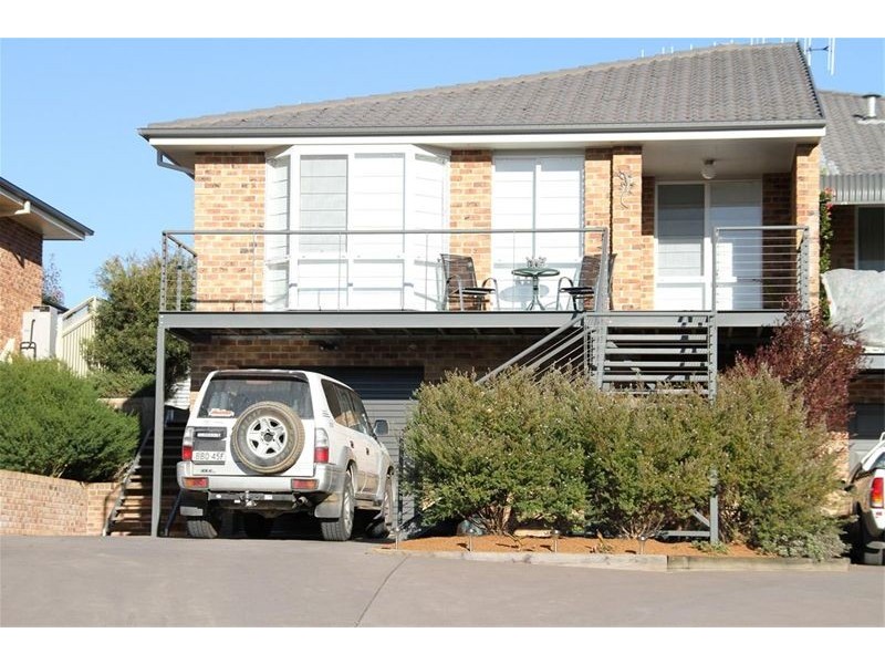 1/18 Julian Place, Yass NSW 2582