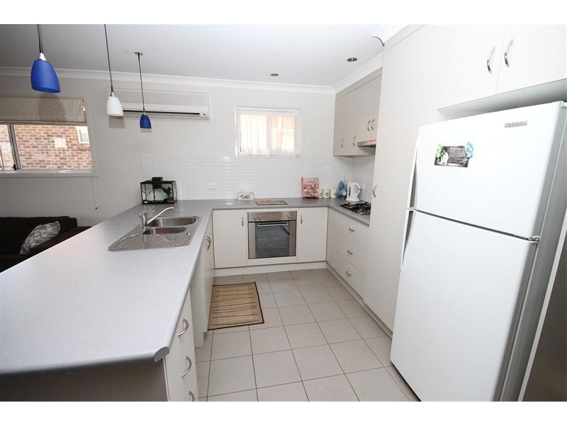 1/18 Julian Place, Yass NSW 2582