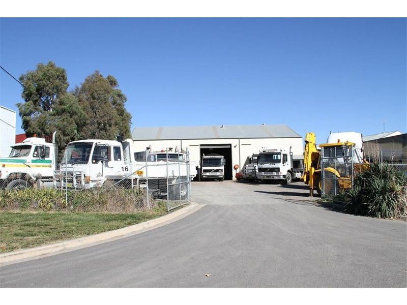 16 Yass Valley Way, Yass NSW 2582