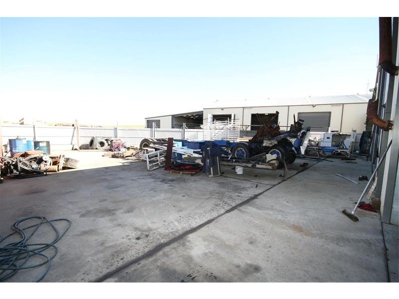 16 Yass Valley Way, Yass NSW 2582