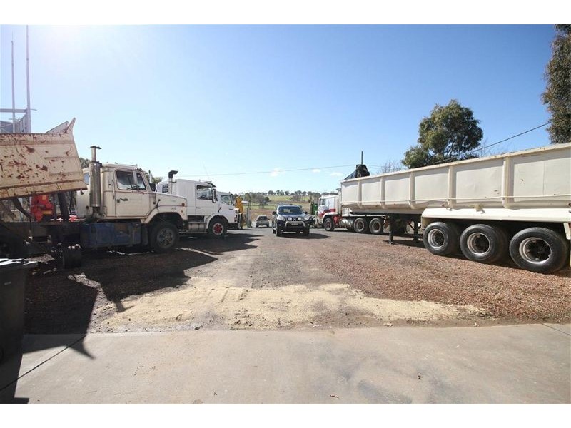 16 Yass Valley Way, Yass NSW 2582