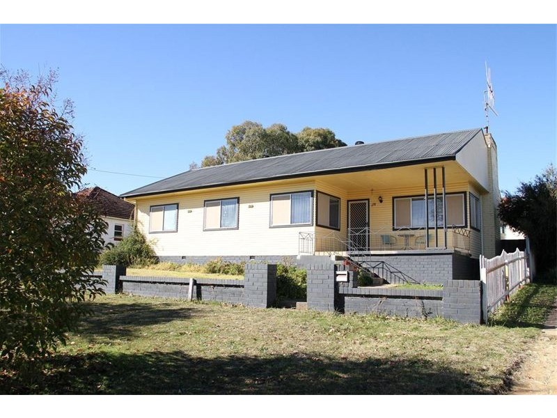 18 Browne Street, Yass NSW 2582