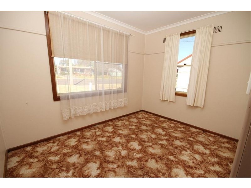 48 Castor Street, Yass NSW 2582