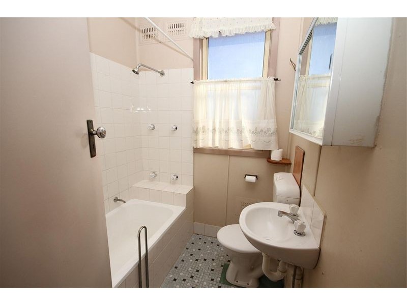 48 Castor Street, Yass NSW 2582