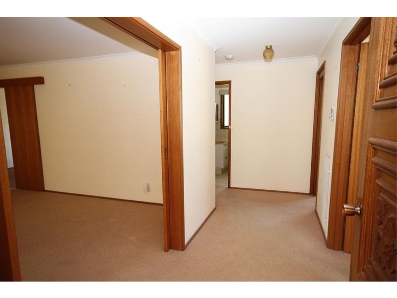 18 Shaw Street, Yass NSW 2582