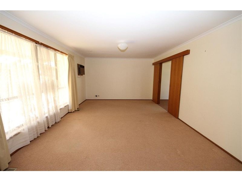 18 Shaw Street, Yass NSW 2582