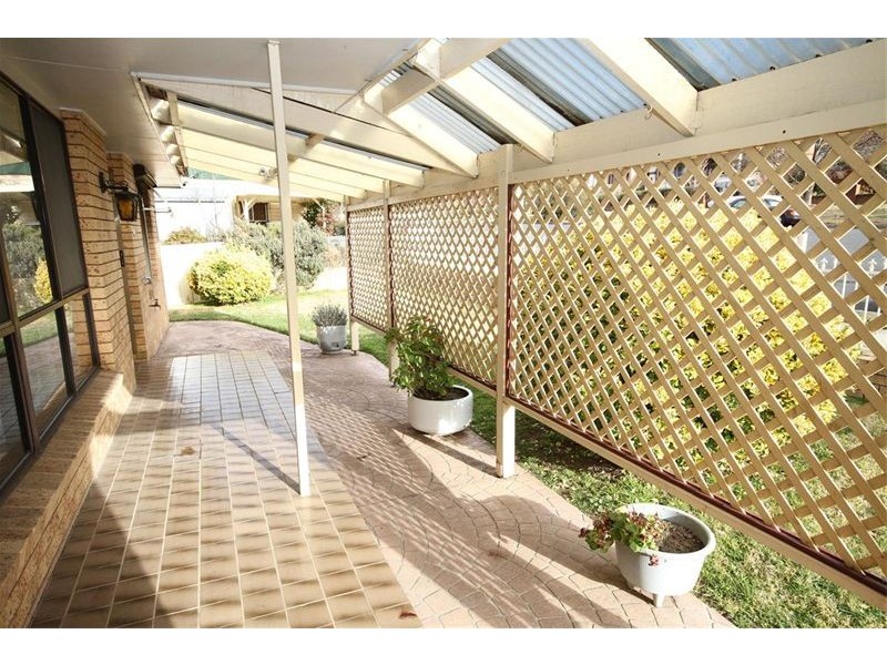 18 Shaw Street, Yass NSW 2582