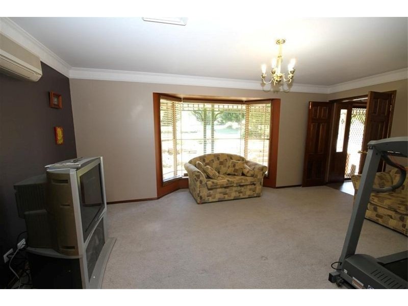 1 Dobbin Drive, Yass NSW 2582