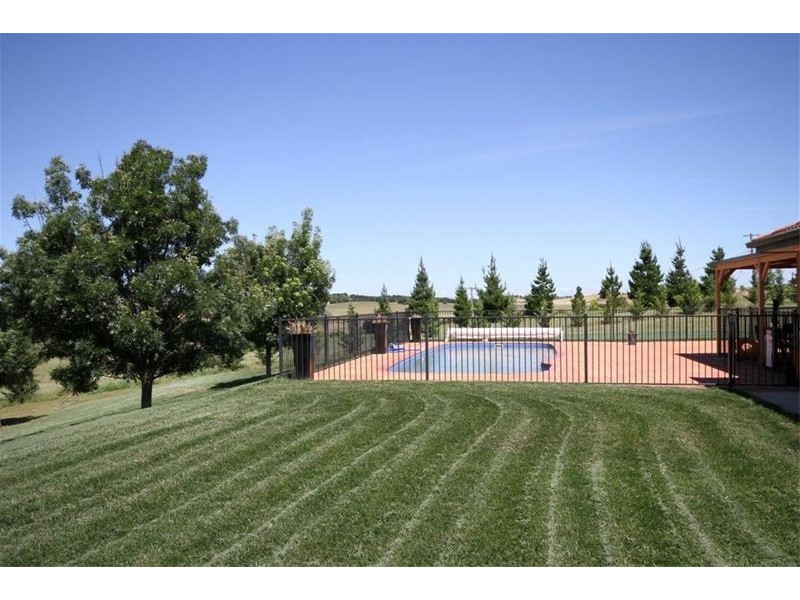 1 Dobbin Drive, Yass NSW 2582