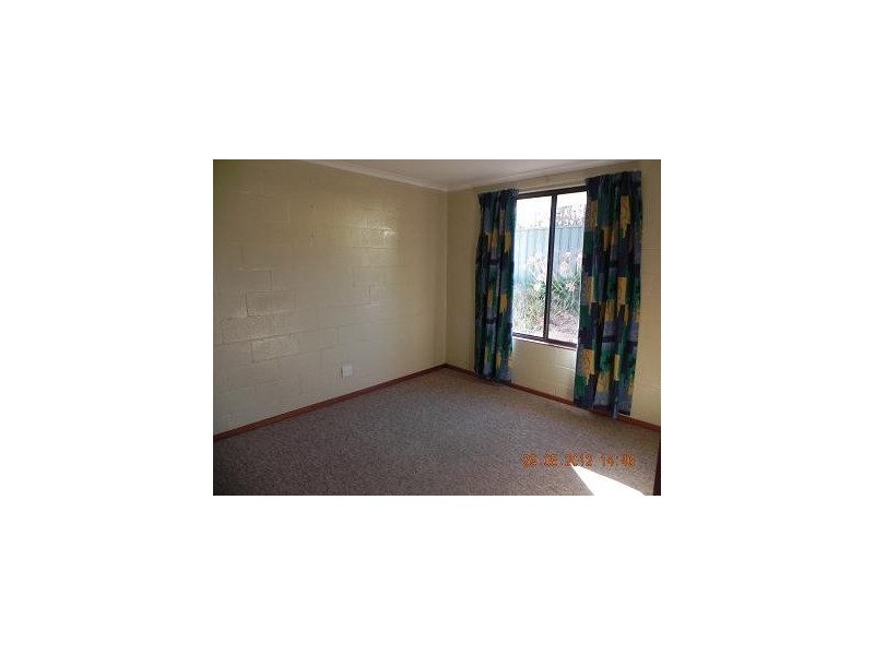 2/22 Ford, Yass NSW 2582