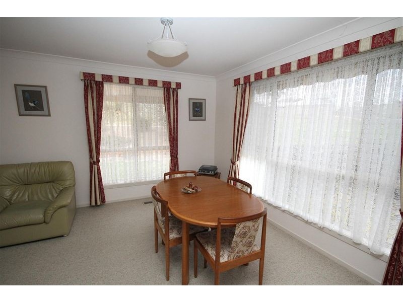 33 Shantalla Crescent, Yass NSW 2582