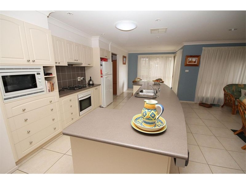 33 Shantalla Crescent, Yass NSW 2582