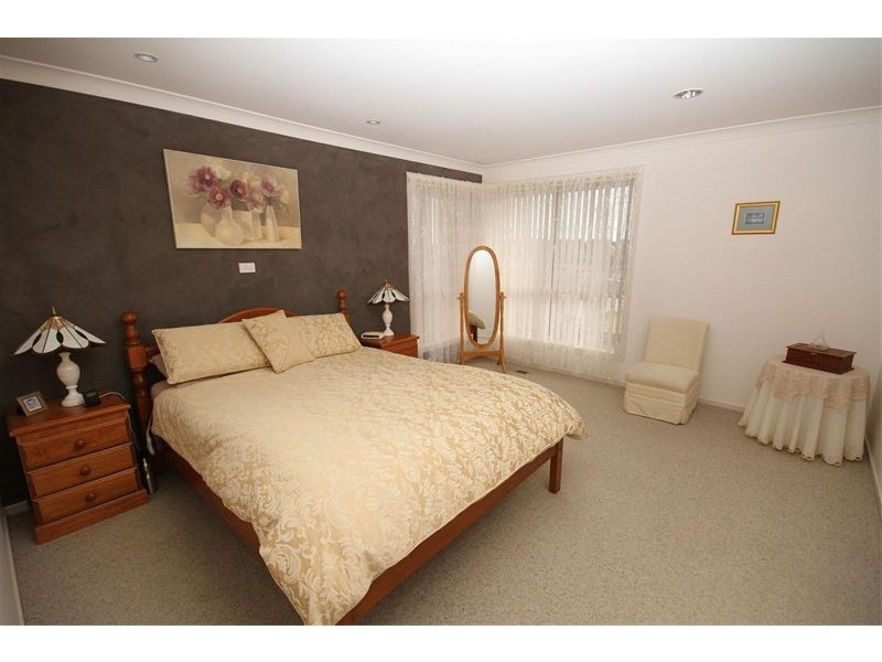 33 Shantalla Crescent, Yass NSW 2582