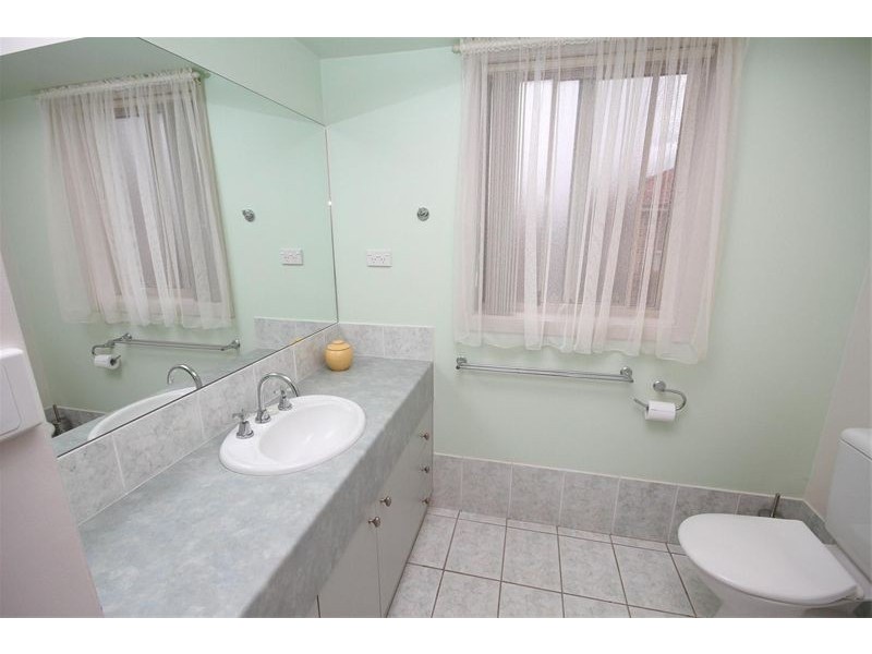 33 Shantalla Crescent, Yass NSW 2582