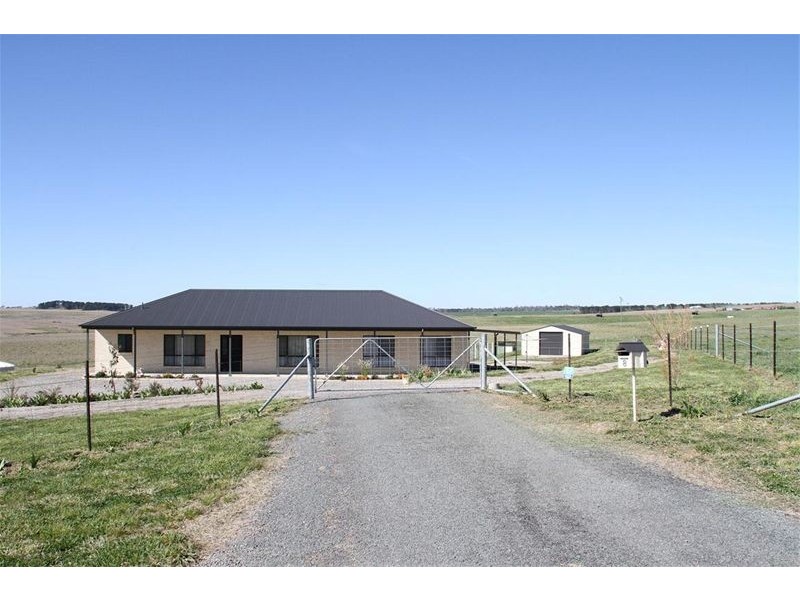 8 Kitty’s Creek Road, Yass NSW 2582