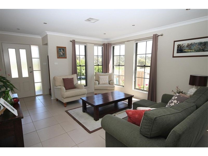 40 Yeo Crescent, Yass NSW 2582