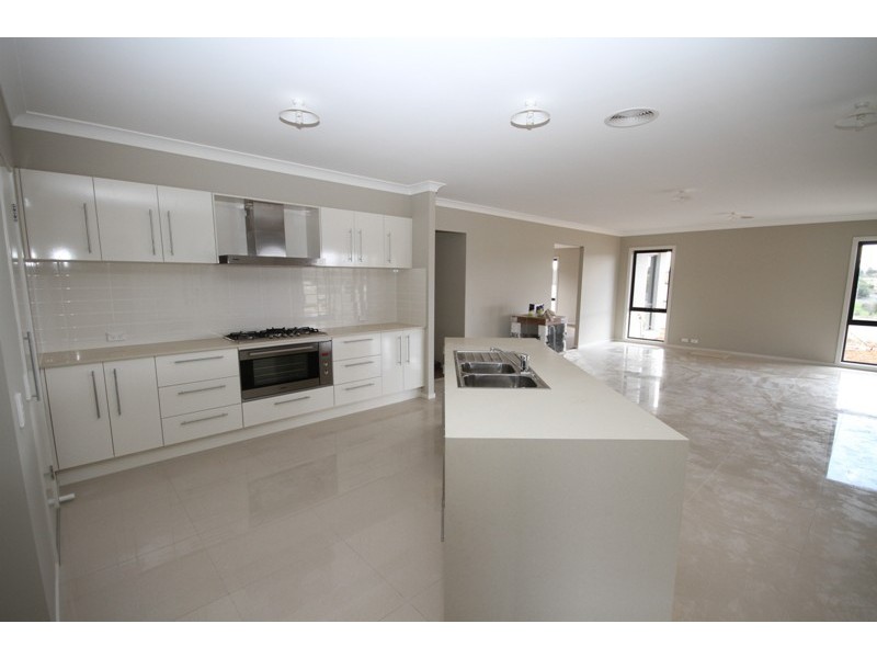 5 Wilson Place, Yass NSW 2582