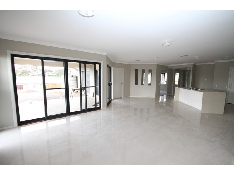 5 Wilson Place, Yass NSW 2582