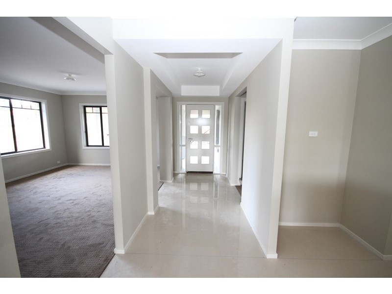 5 Wilson Place, Yass NSW 2582