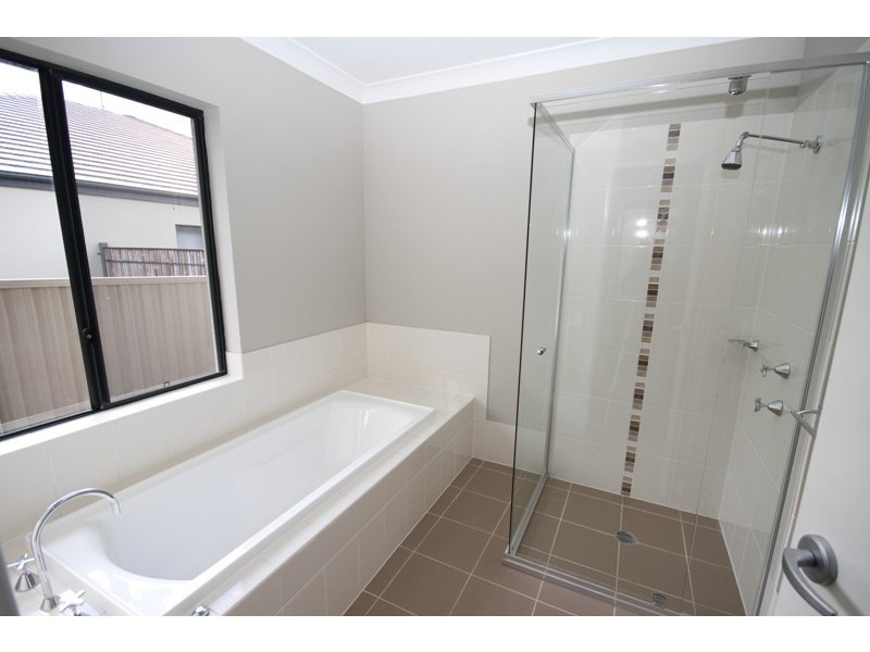 5 Wilson Place, Yass NSW 2582