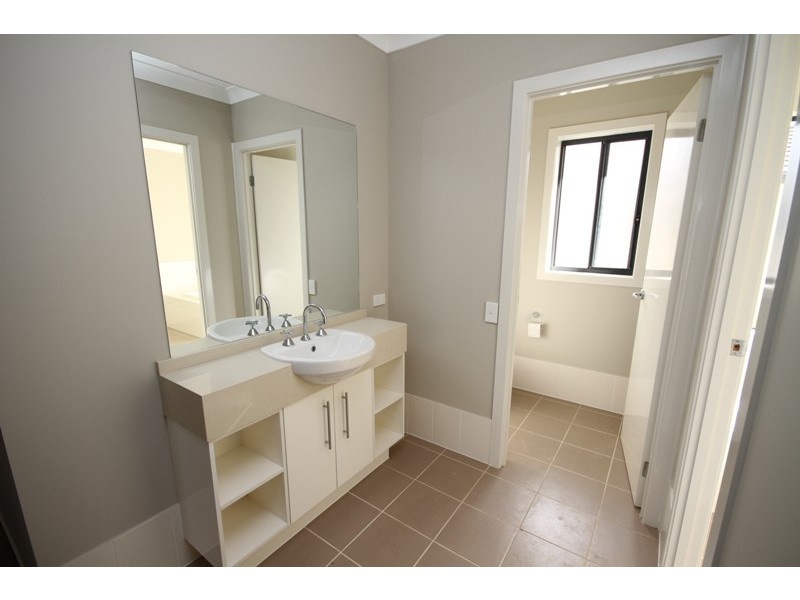 5 Wilson Place, Yass NSW 2582