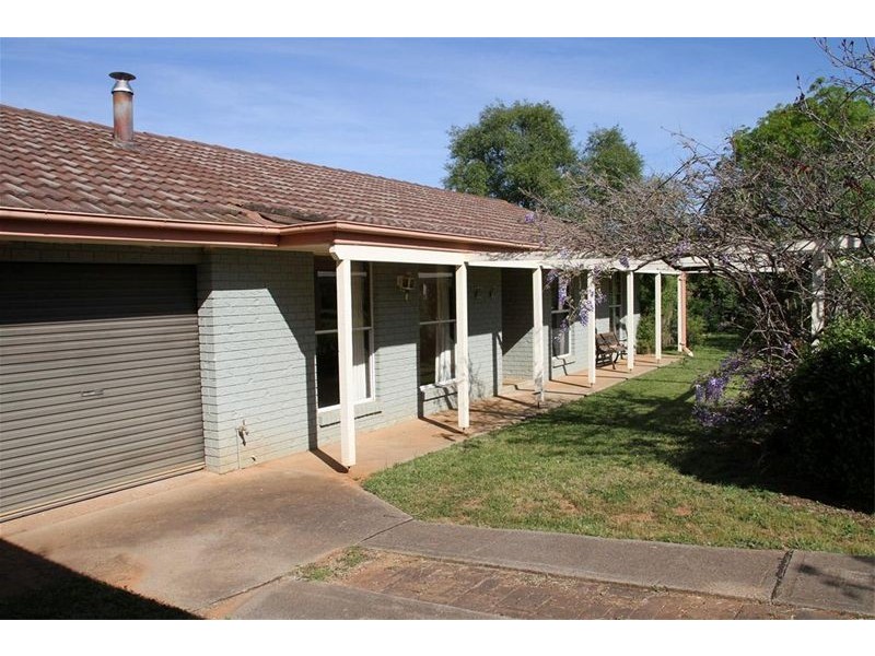 12 Irvine Drive, Yass NSW 2582