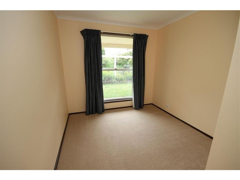 12 Irvine Drive, Yass NSW 2582