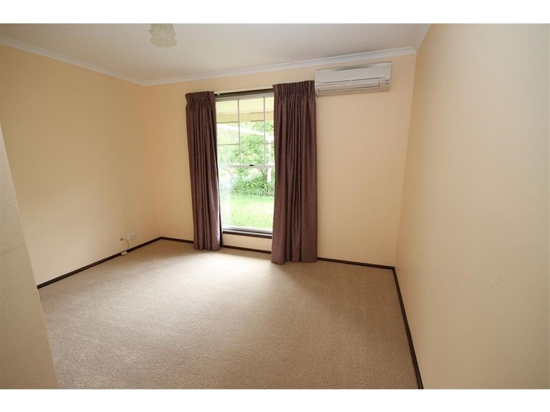 12 Irvine Drive, Yass NSW 2582