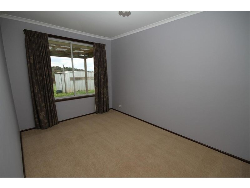 12 Irvine Drive, Yass NSW 2582