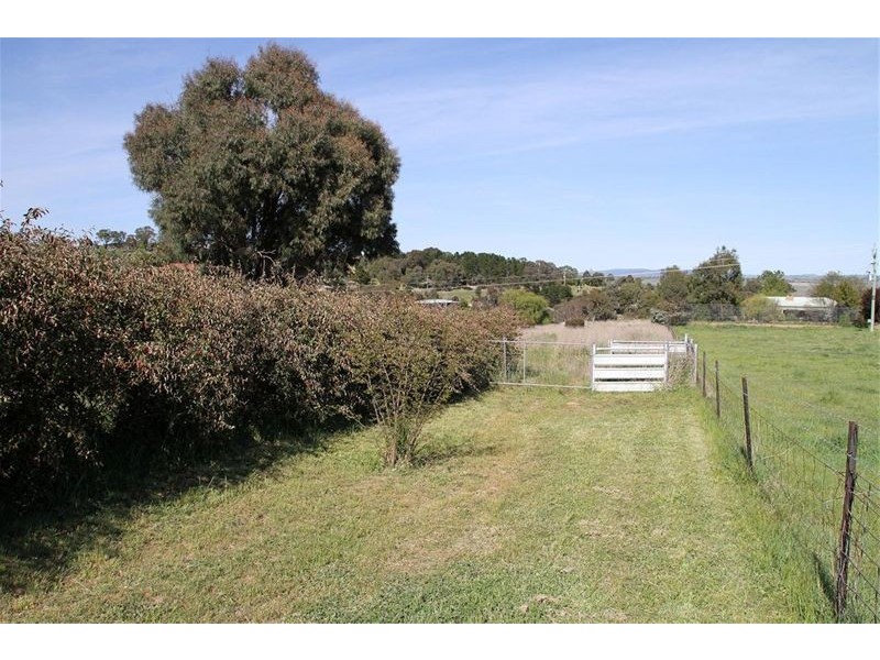 12 Irvine Drive, Yass NSW 2582