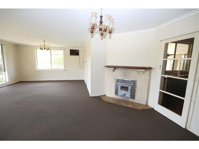 87 Yass Valley Way, Yass NSW 2582