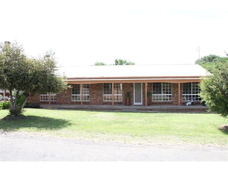 9 Wellington Street, Binalong NSW 2584