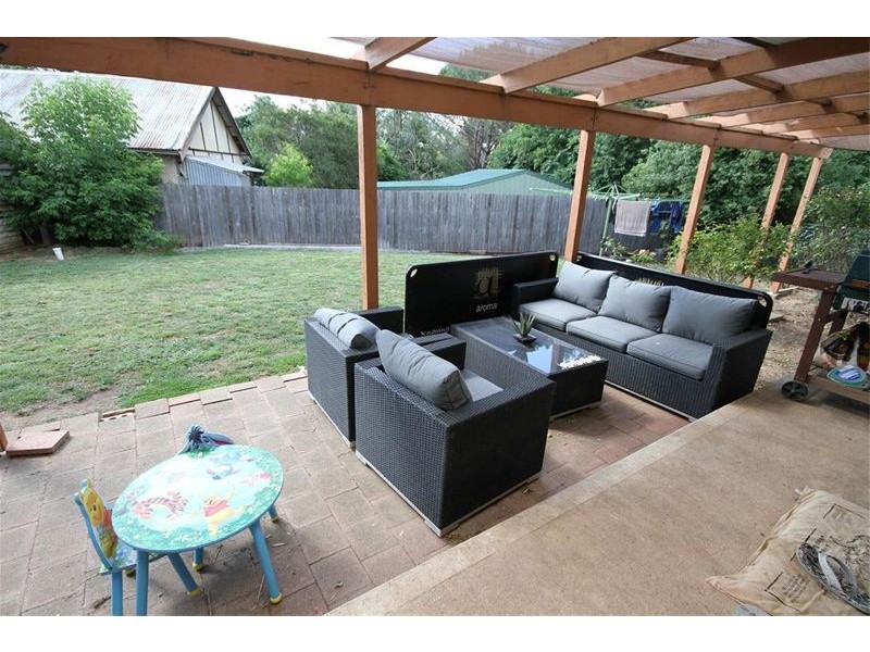 9 Wellington Street, Binalong NSW 2584