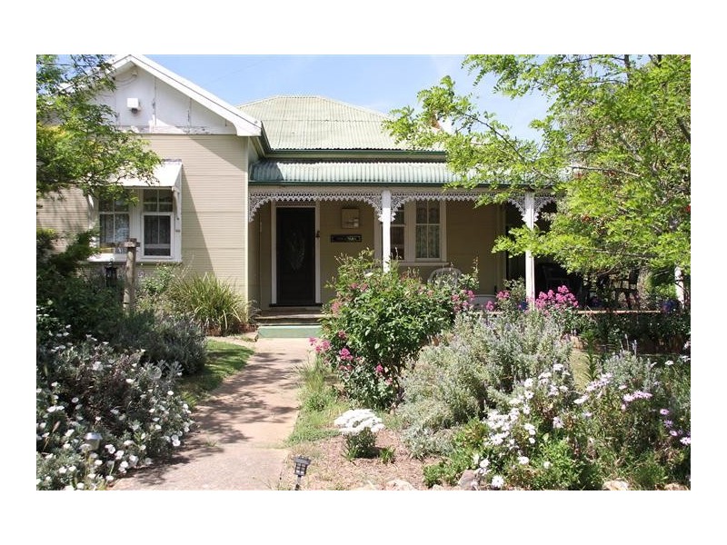 290 Little Plains Road, Boorowa NSW 2586