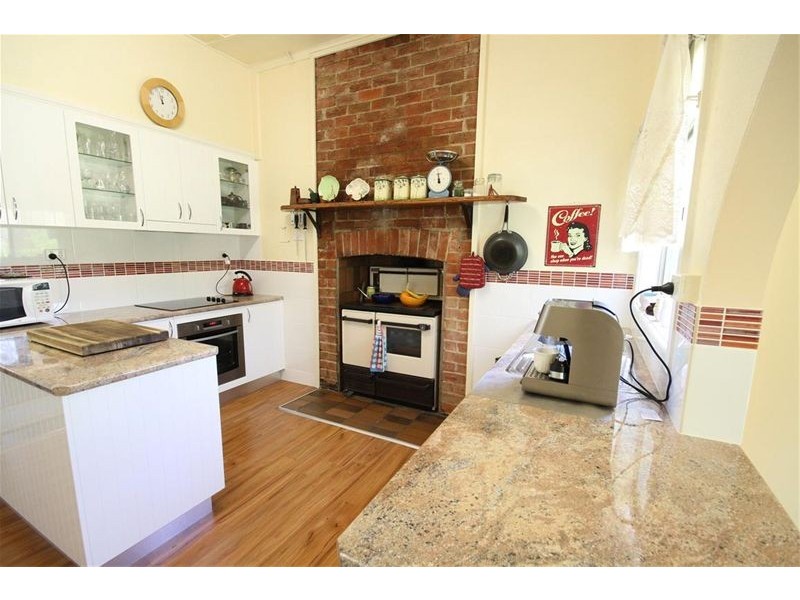 290 Little Plains Road, Boorowa NSW 2586