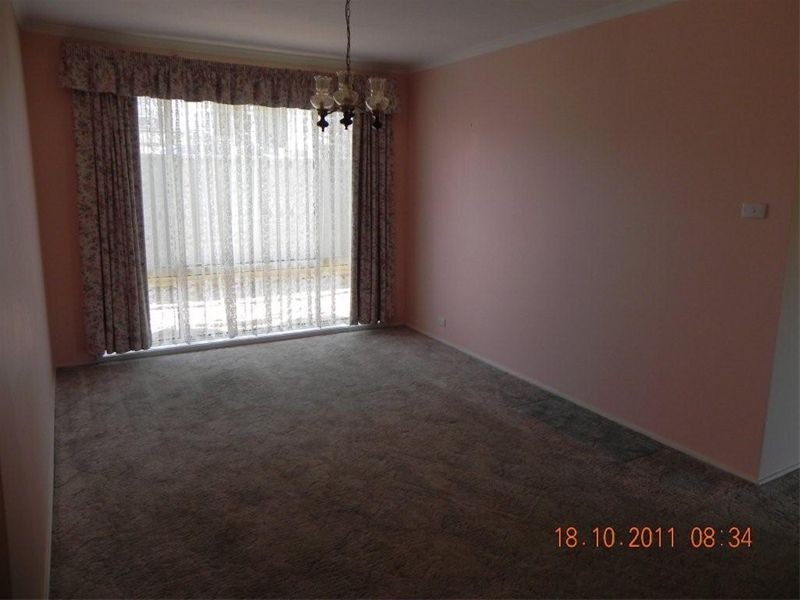 19 Merriman Drive, Yass NSW 2582