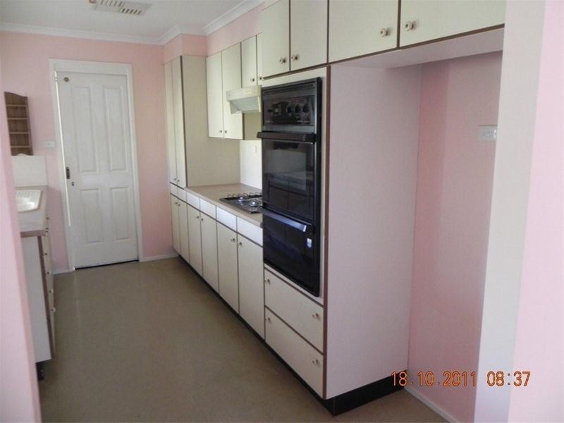 19 Merriman Drive, Yass NSW 2582