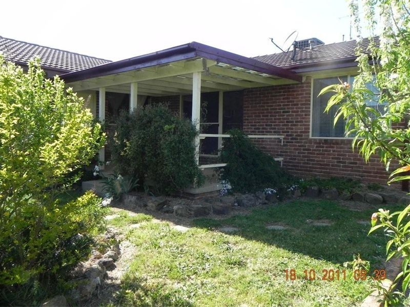 19 Merriman Drive, Yass NSW 2582