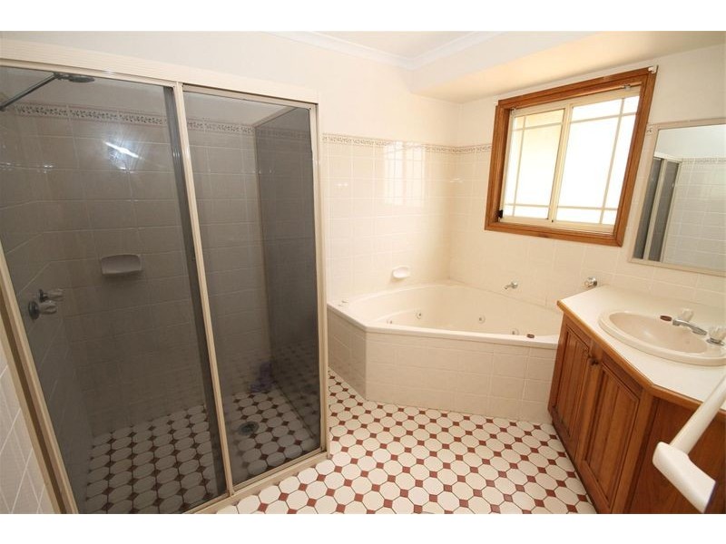 20 Luther Street, Bowning NSW 2582