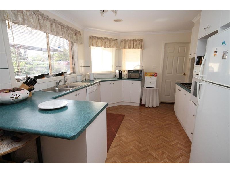 27 Shantalla Crescent, Yass NSW 2582