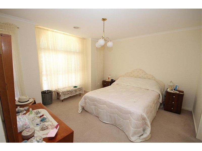 27 Shantalla Crescent, Yass NSW 2582