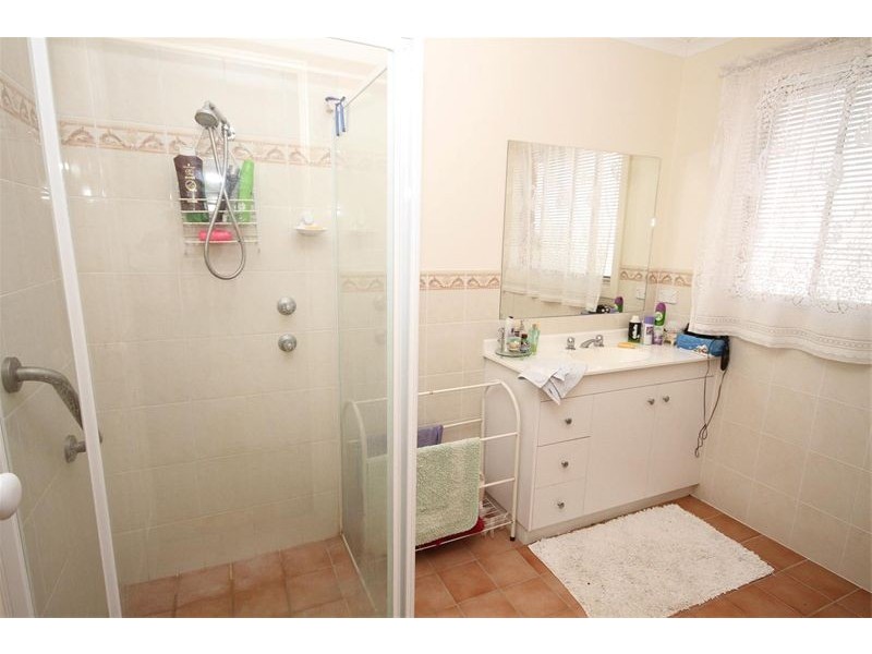 27 Shantalla Crescent, Yass NSW 2582