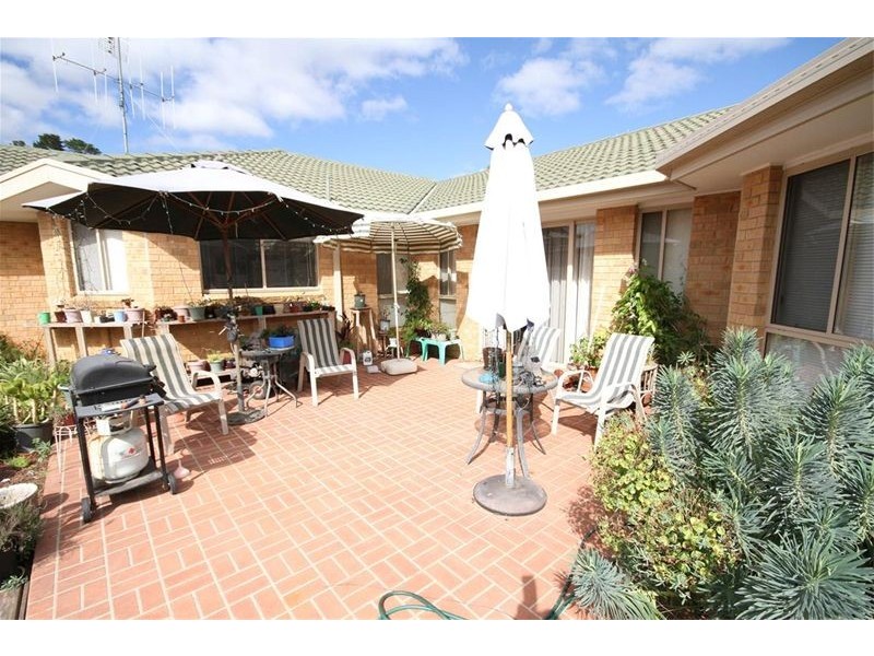 27 Shantalla Crescent, Yass NSW 2582