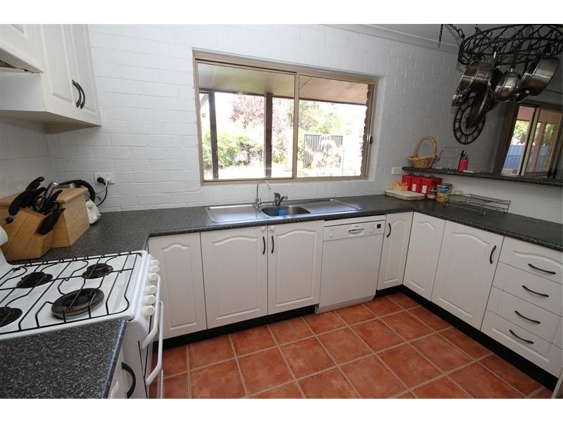 8 Middle Street, Yass NSW 2582