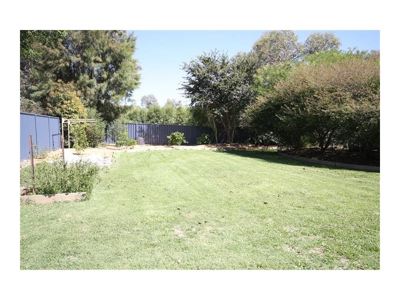 8 Middle Street, Yass NSW 2582