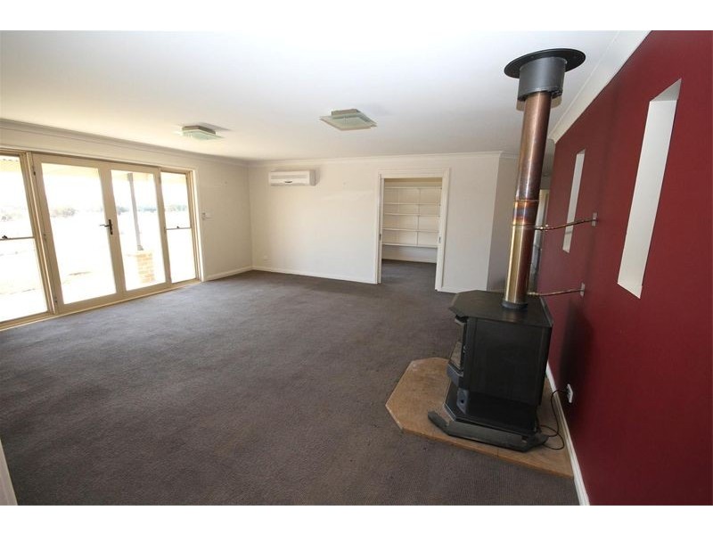 141 Elms Road, Yass NSW 2582