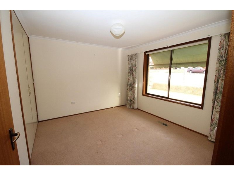 18 Shaw Street, Yass NSW 2582