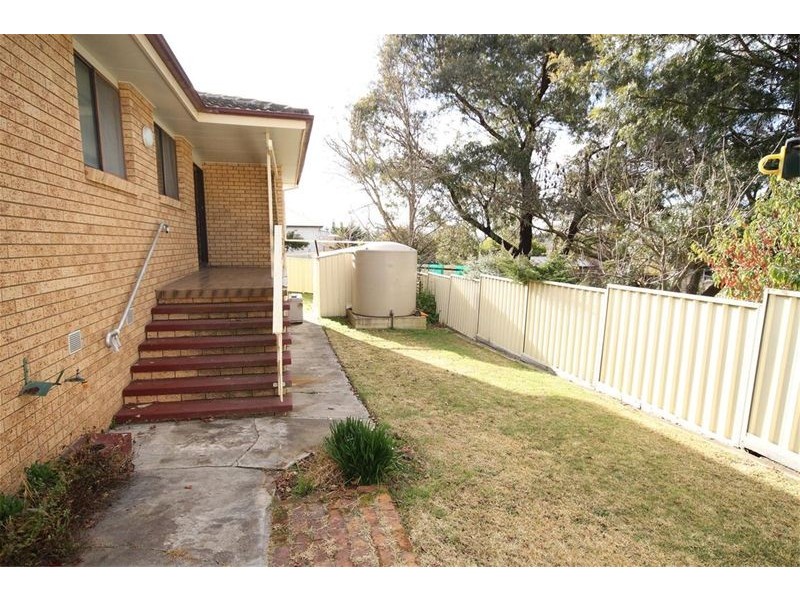 18 Shaw Street, Yass NSW 2582