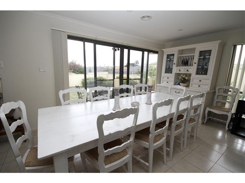 2/6 Thane Court, Yass NSW 2582